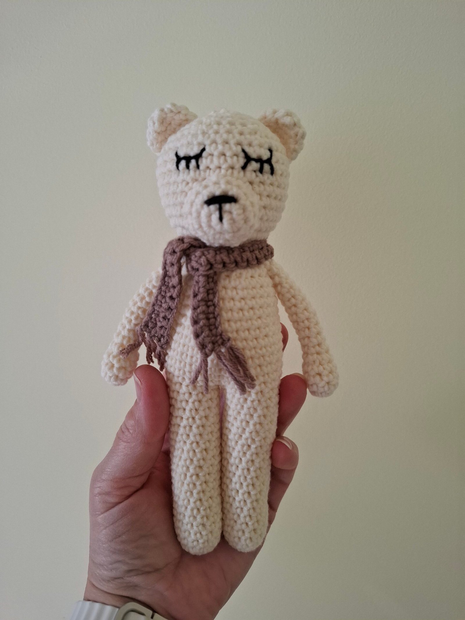 Rankų darbo nertas - Meškiukas 19cm – vaizdas 4